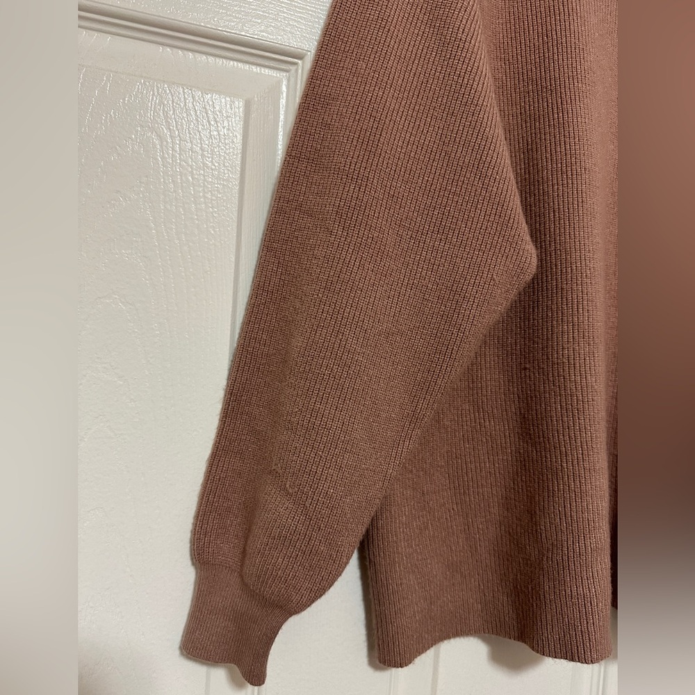 Free People Softly Structured Turtleneck Sweater Dusty Pink - Size Small - Picture 4 of 9